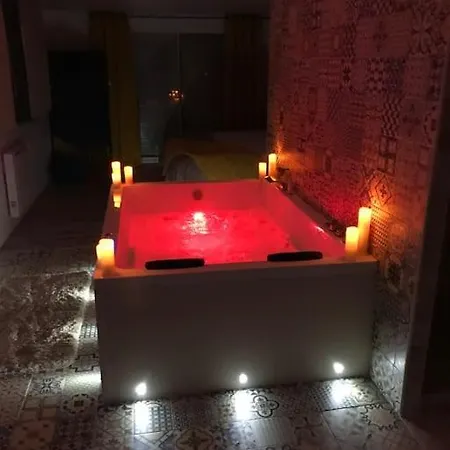 L'appar Du Grand Bois - Jacuzzi - * Soucelles