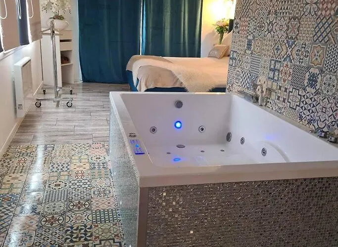 L'appar Du Grand Bois - Jacuzzi - Soucelles